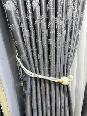 Curtens Per Metre