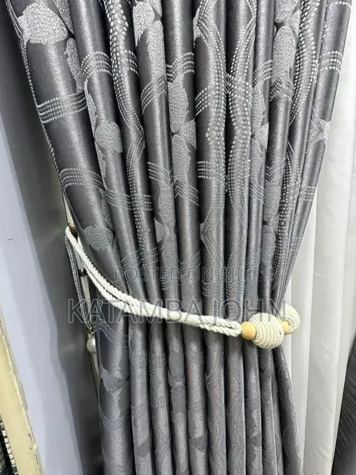 Curtens Per Metre
