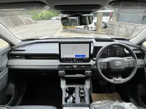 New Toyota RAV4 XLE Premium 2025 Silver