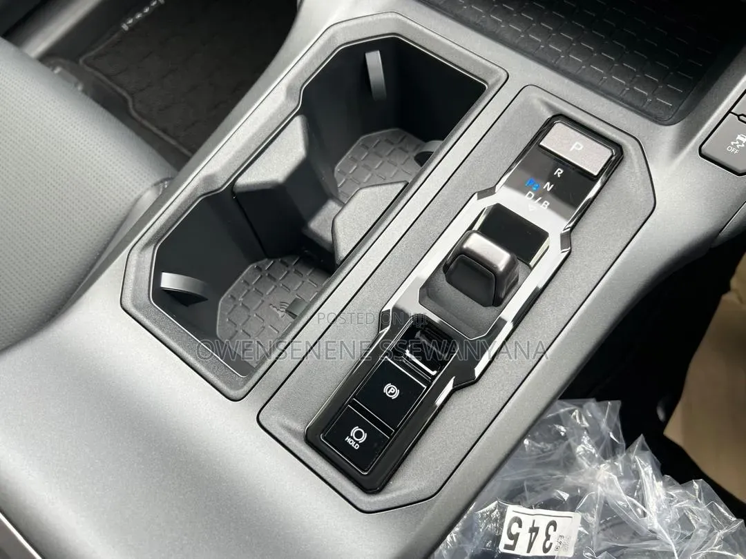 New Toyota RAV4 XLE Premium 2025 Silver