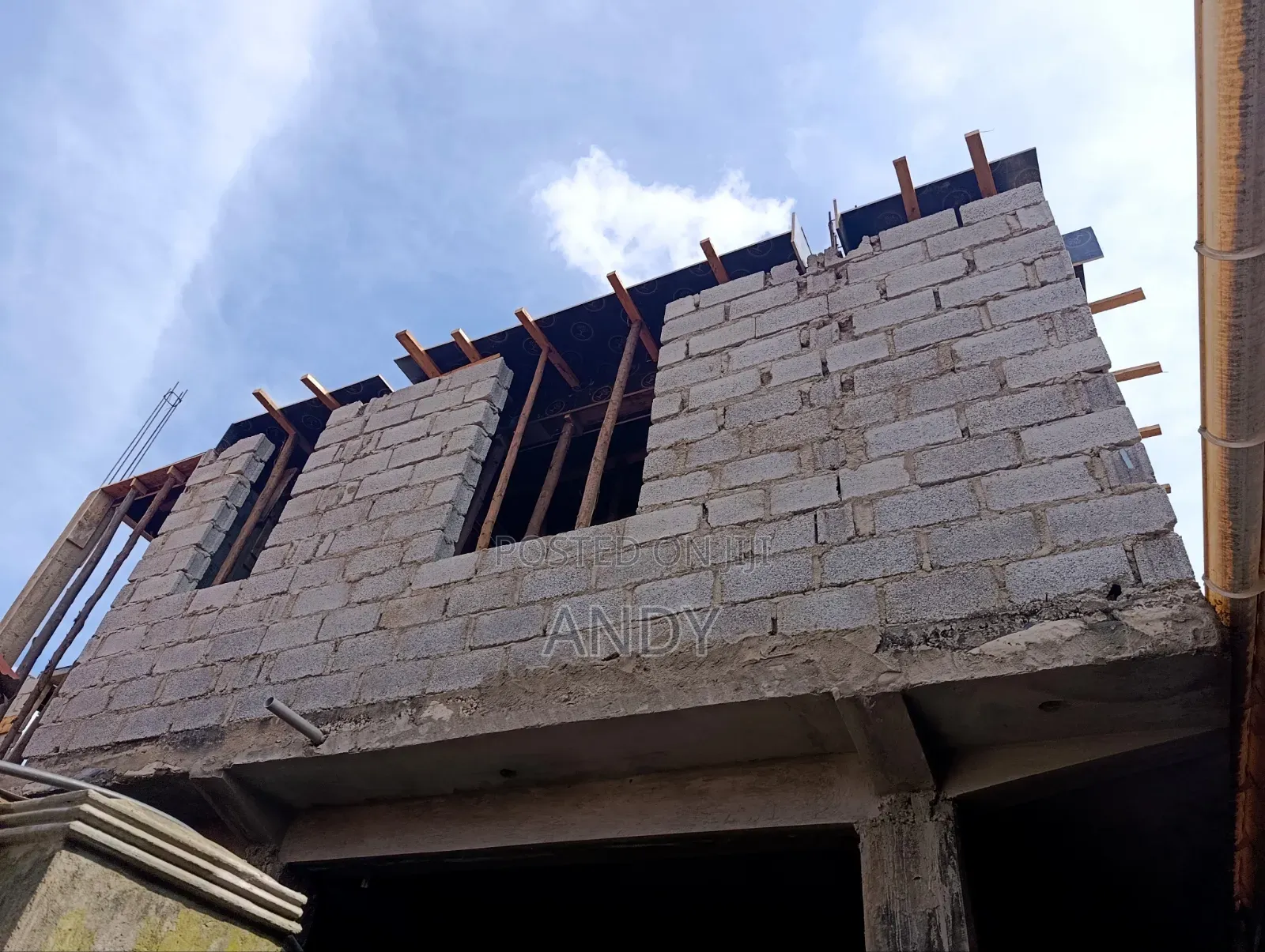 12 Units Storey Shell on Sale Ndejje Lubugumu