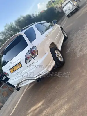 Toyota Harrier 1999 White