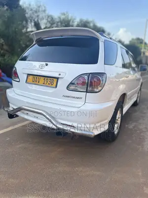 Toyota Harrier 1999 White