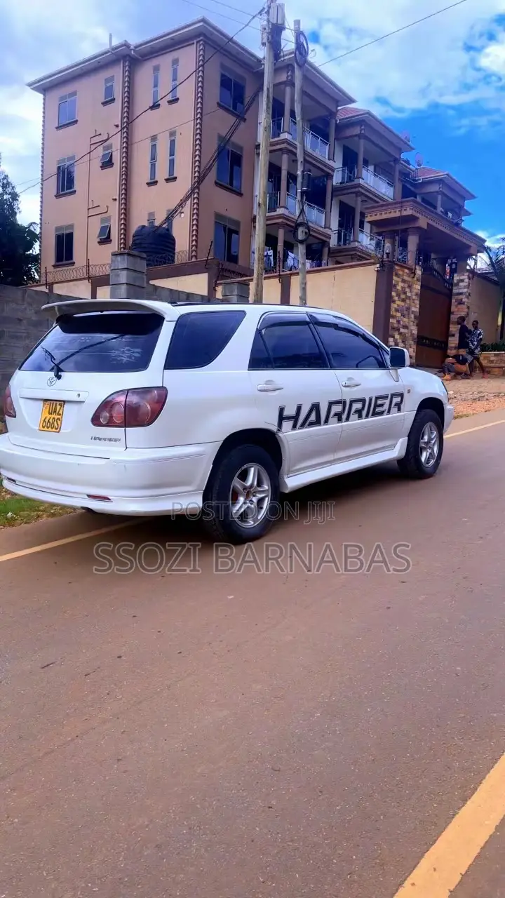 Toyota Harrier 1998 White