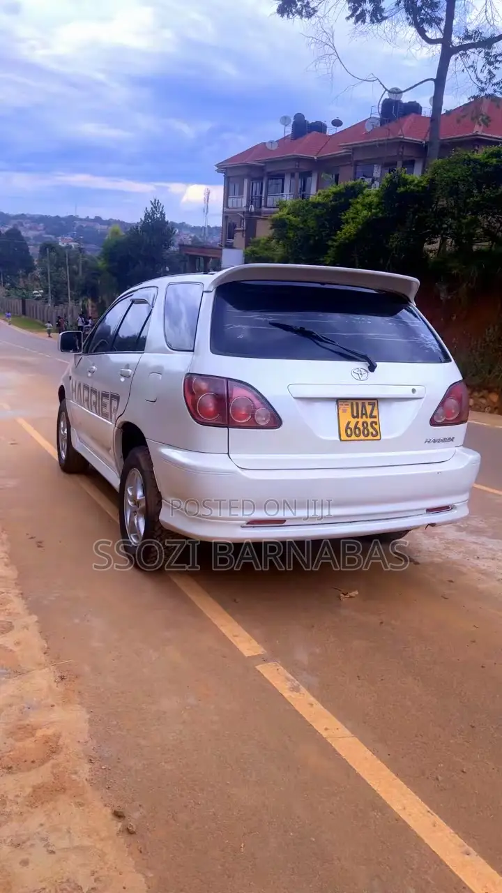 Toyota Harrier 1998 White
