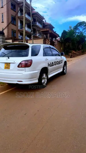 Toyota Harrier 1998 White