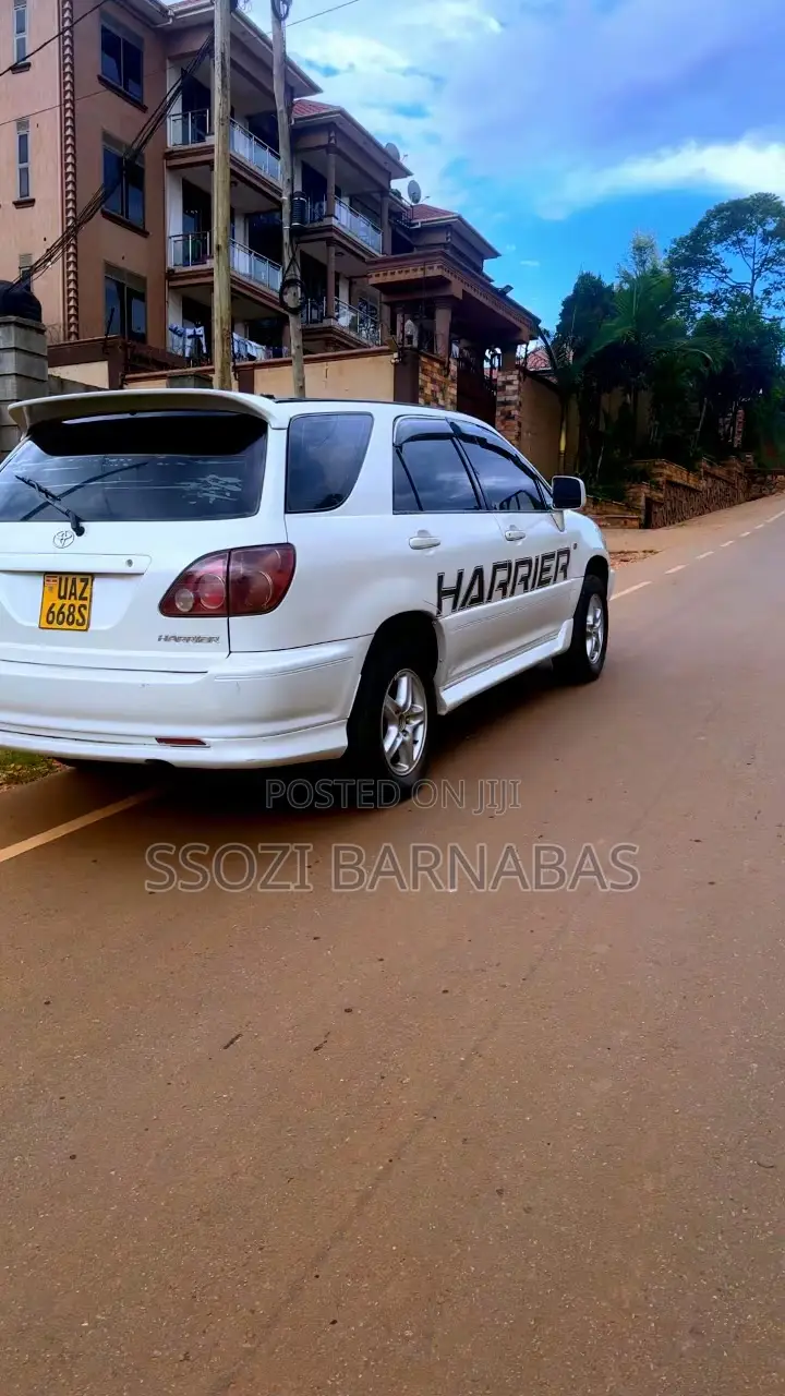 Toyota Harrier 1998 White