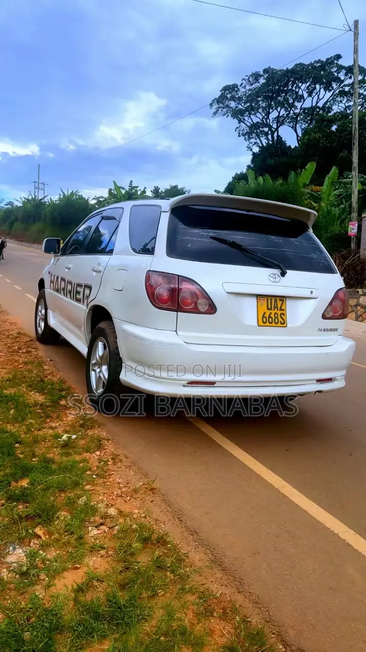 Toyota Harrier 1998 White