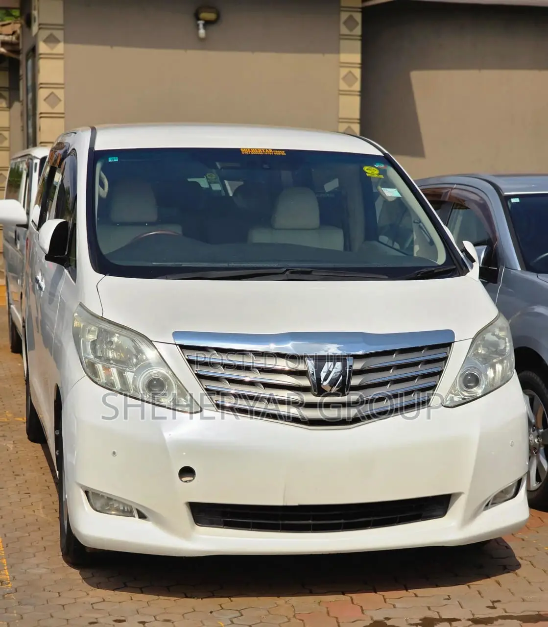 Toyota Alphard 2.4 Petrol AWD 2011 White