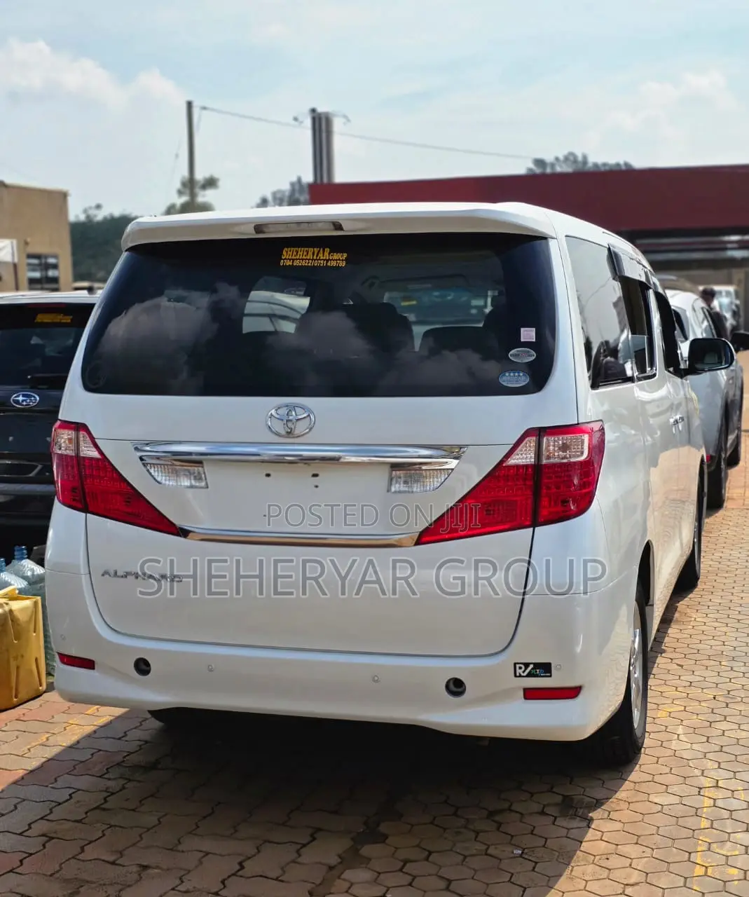 Toyota Alphard 2.4 Petrol AWD 2011 White