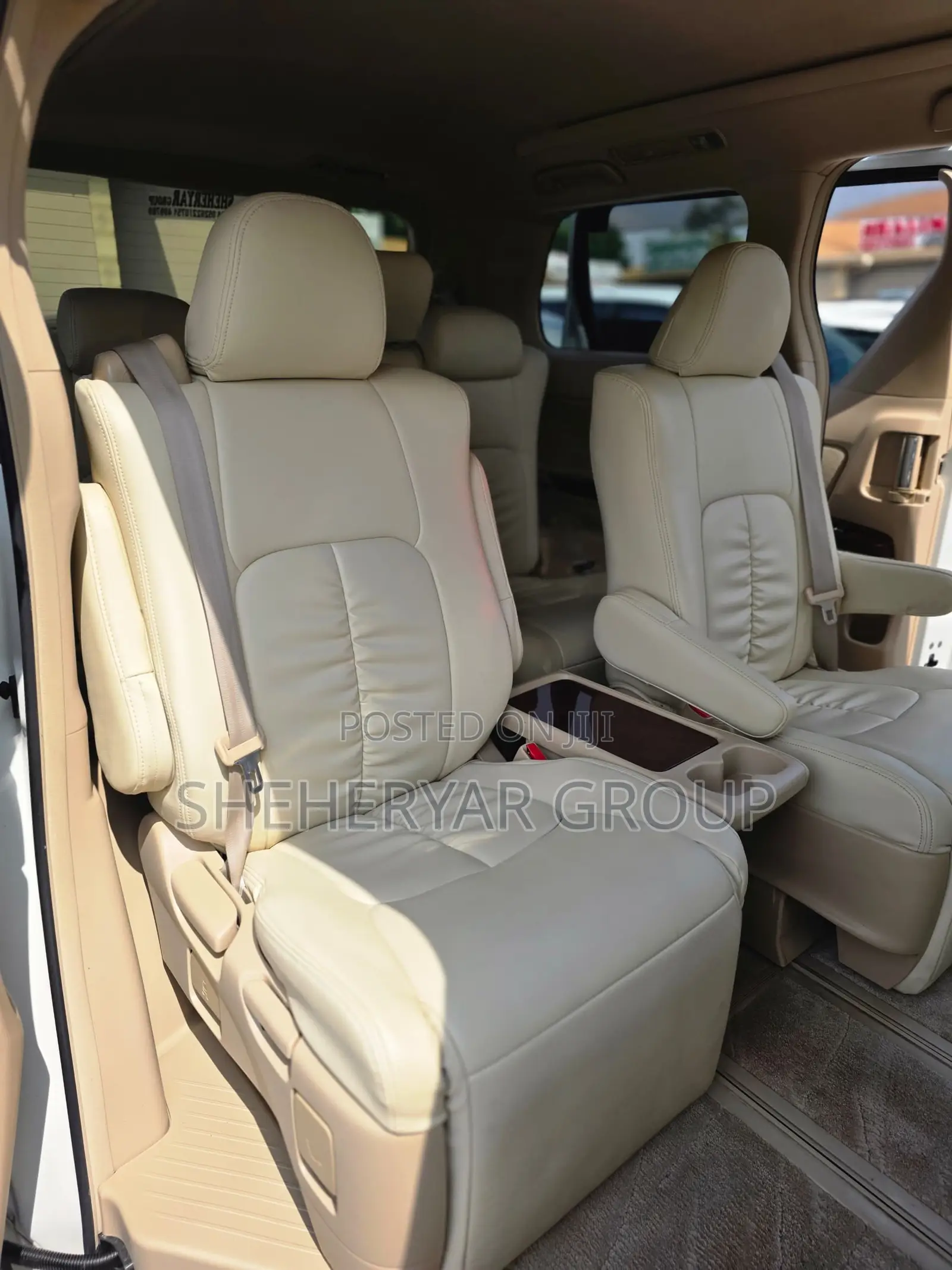 Toyota Alphard 2.4 Petrol AWD 2011 White