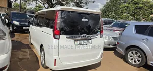 Toyota Noah 2018 White