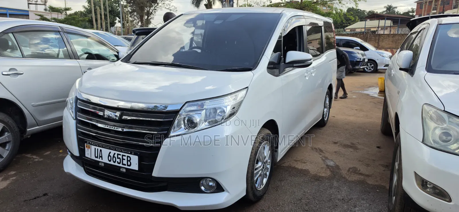 Toyota Noah 2018 White
