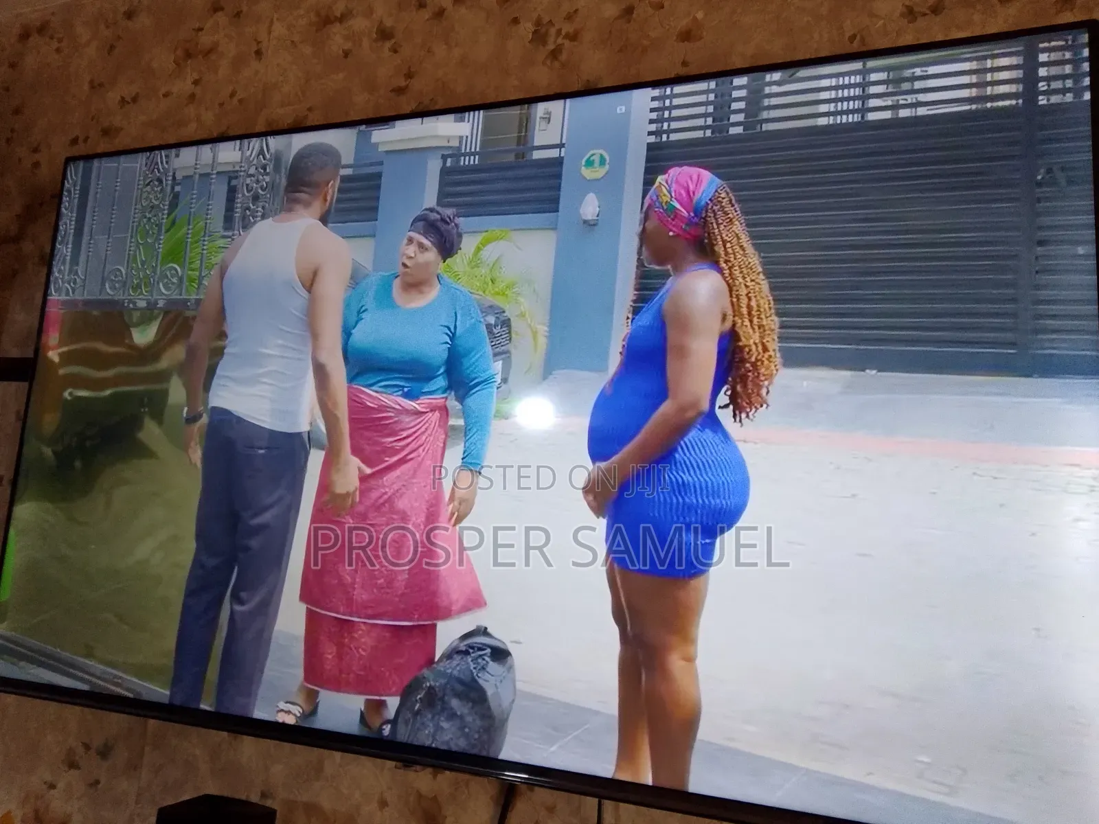 Uhd4k Hisense 50 Inches Frameless Digital Flat Screen