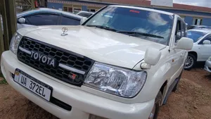 Toyota Land Cruiser 2006 White