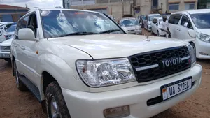 Toyota Land Cruiser 2006 White