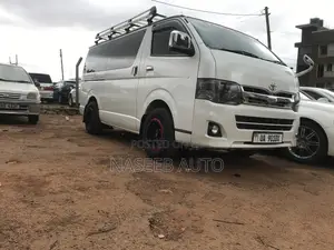 Toyota HiAce 2012 White