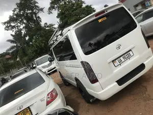 Toyota HiAce 2012 White