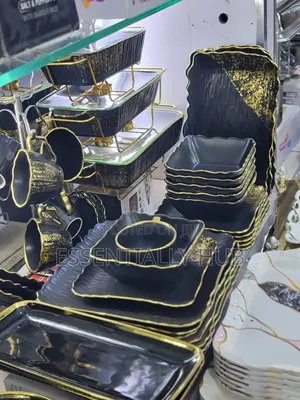 Black and Gold Dinner Serving Plates
