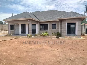 Furnished 5bdrm Bungalow in Residential Shooter, Busukuma for sale