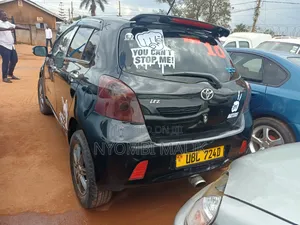 Toyota Vitz 1.3 FWD 5dr 2010 Black