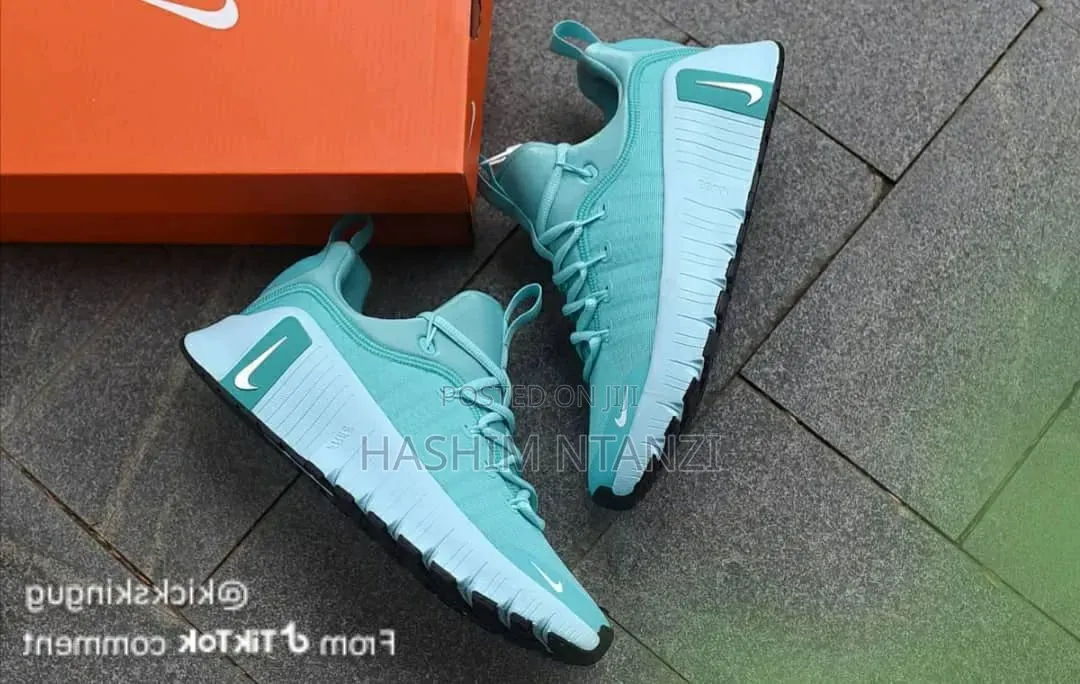 Original New Nike Free Metcon 6 Trainers in a Turquoise Color