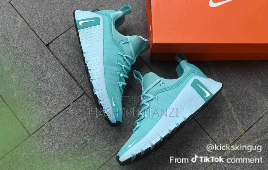 Original New Nike Free Metcon 6 Trainers in a Turquoise Color
