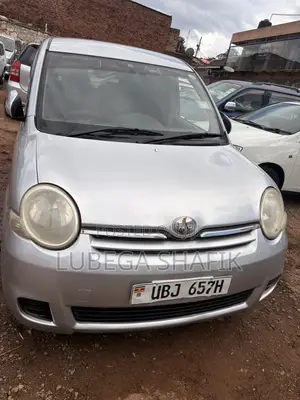 Toyota Sienta 2008 Silver