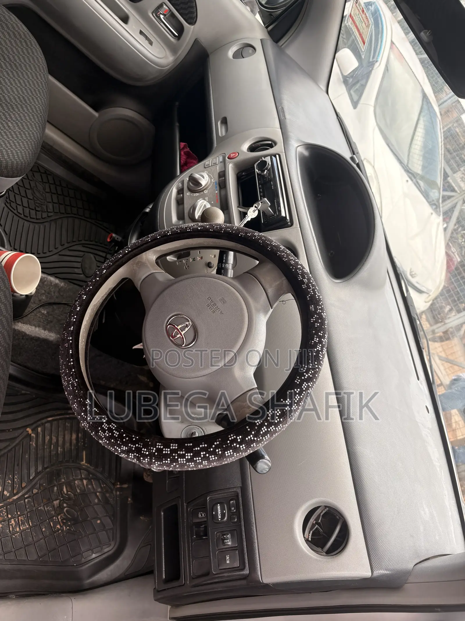 Toyota Sienta 2008 Silver