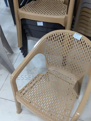 Durable Plastic Dinning Chair