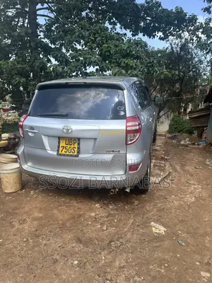 Toyota RAV4 2011 Silver