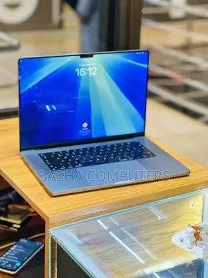 New Apple MacBook Pro 2023 M2 Max 16-inch 16GB Intel Core i7 SSD 512GB