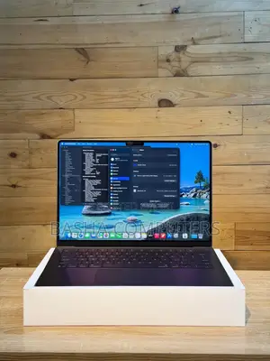 New Apple MacBook Pro 2025 M5 14-inch 16GB Apple M5 Pro SSD 512GB