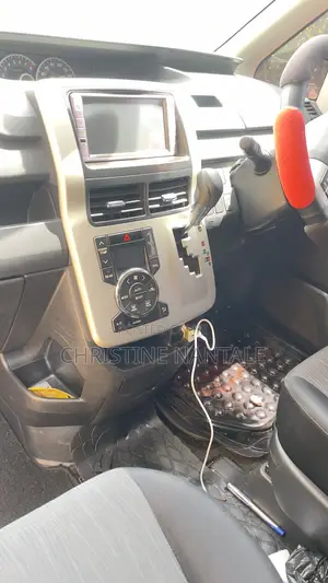 Toyota Noah 2012 White