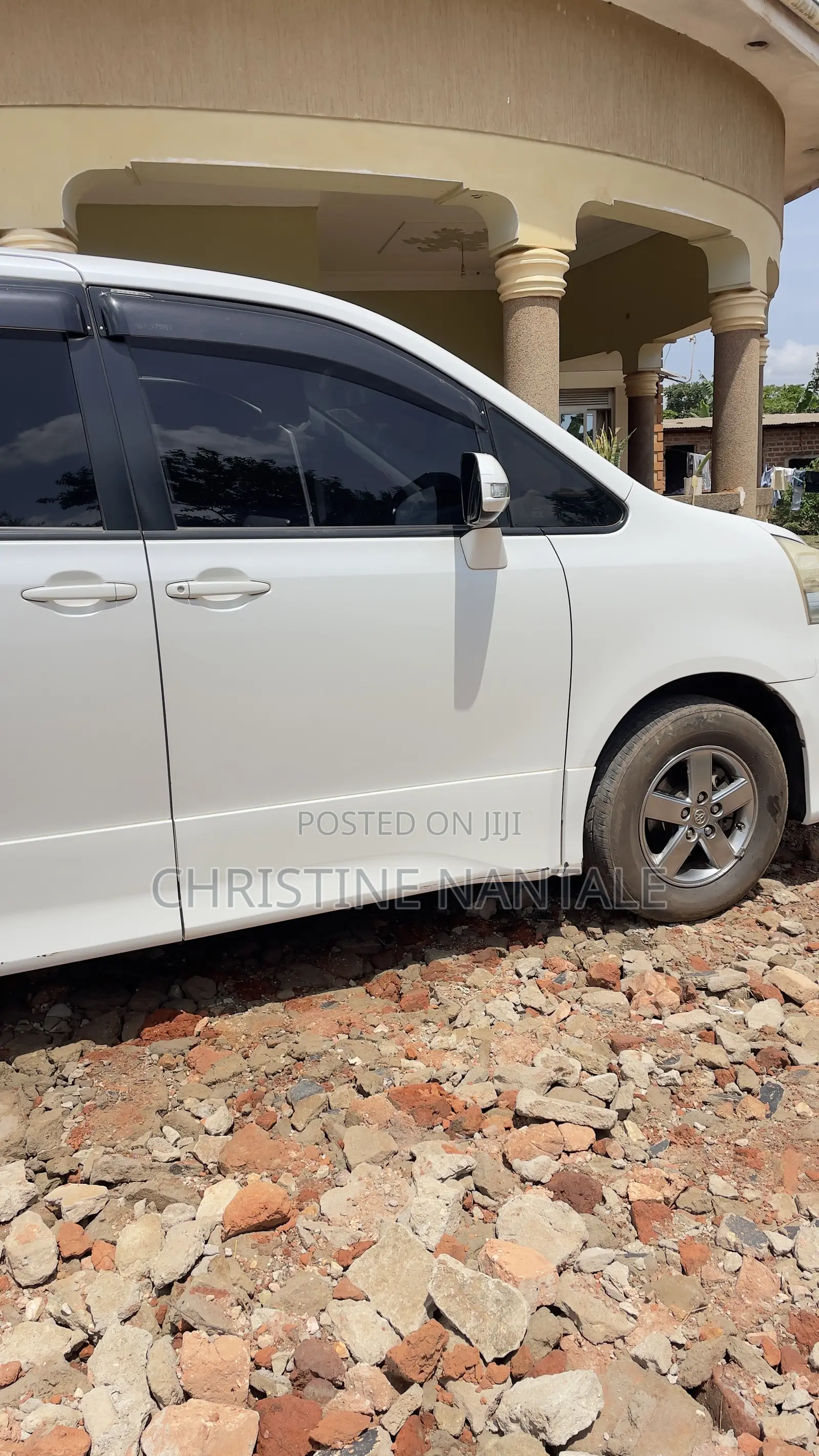 Toyota Noah 2012 White