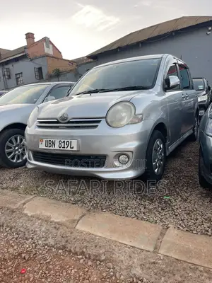 Toyota Sienta 2008 Black