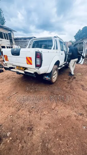 Nissan Hardbody 2000i 2006 White