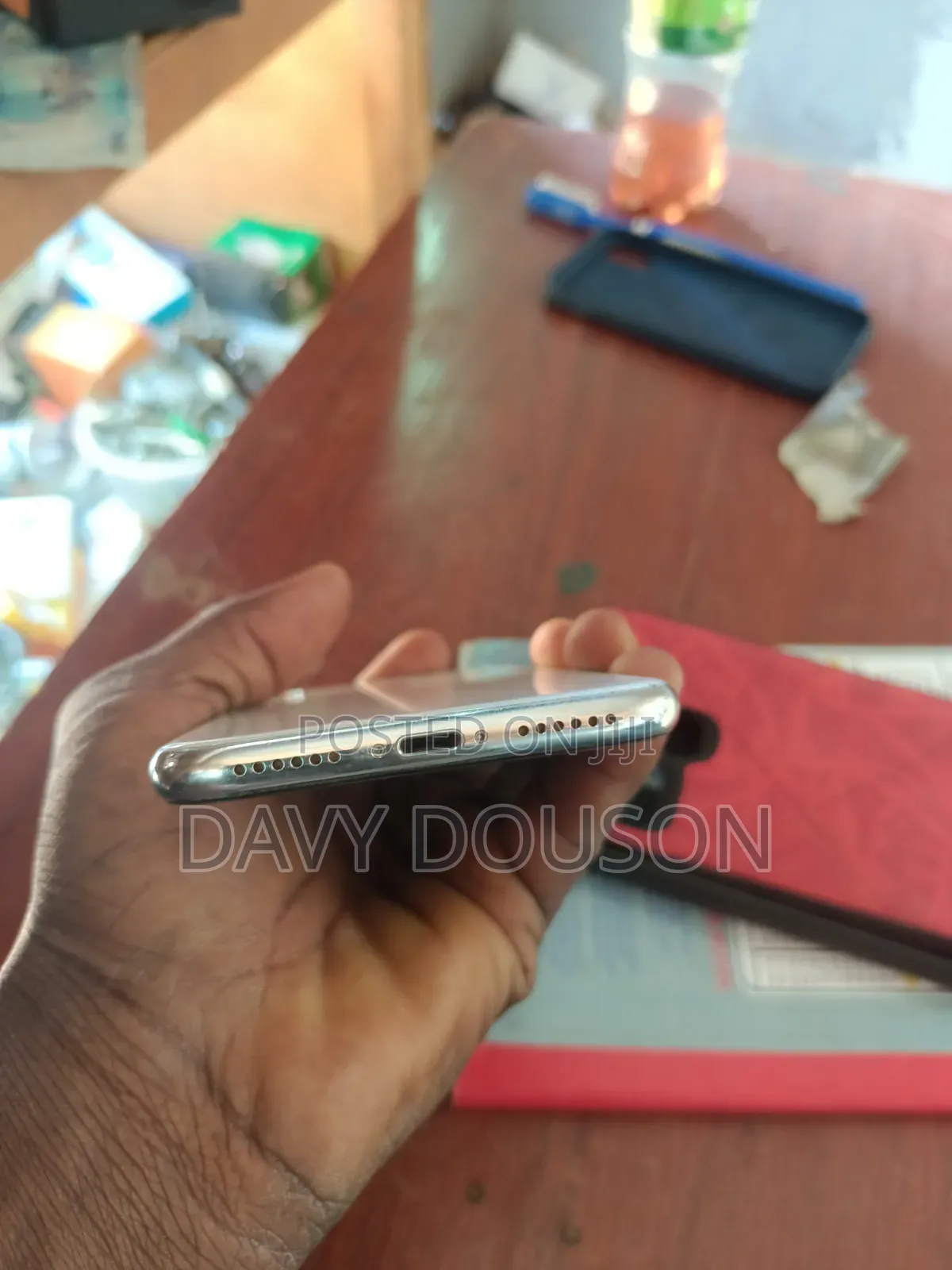 Apple iPhone X 64 GB White