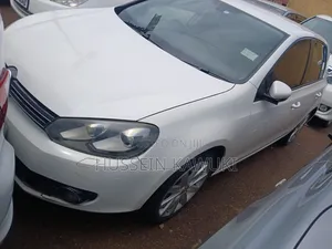 Volkswagen Golf 2010 White