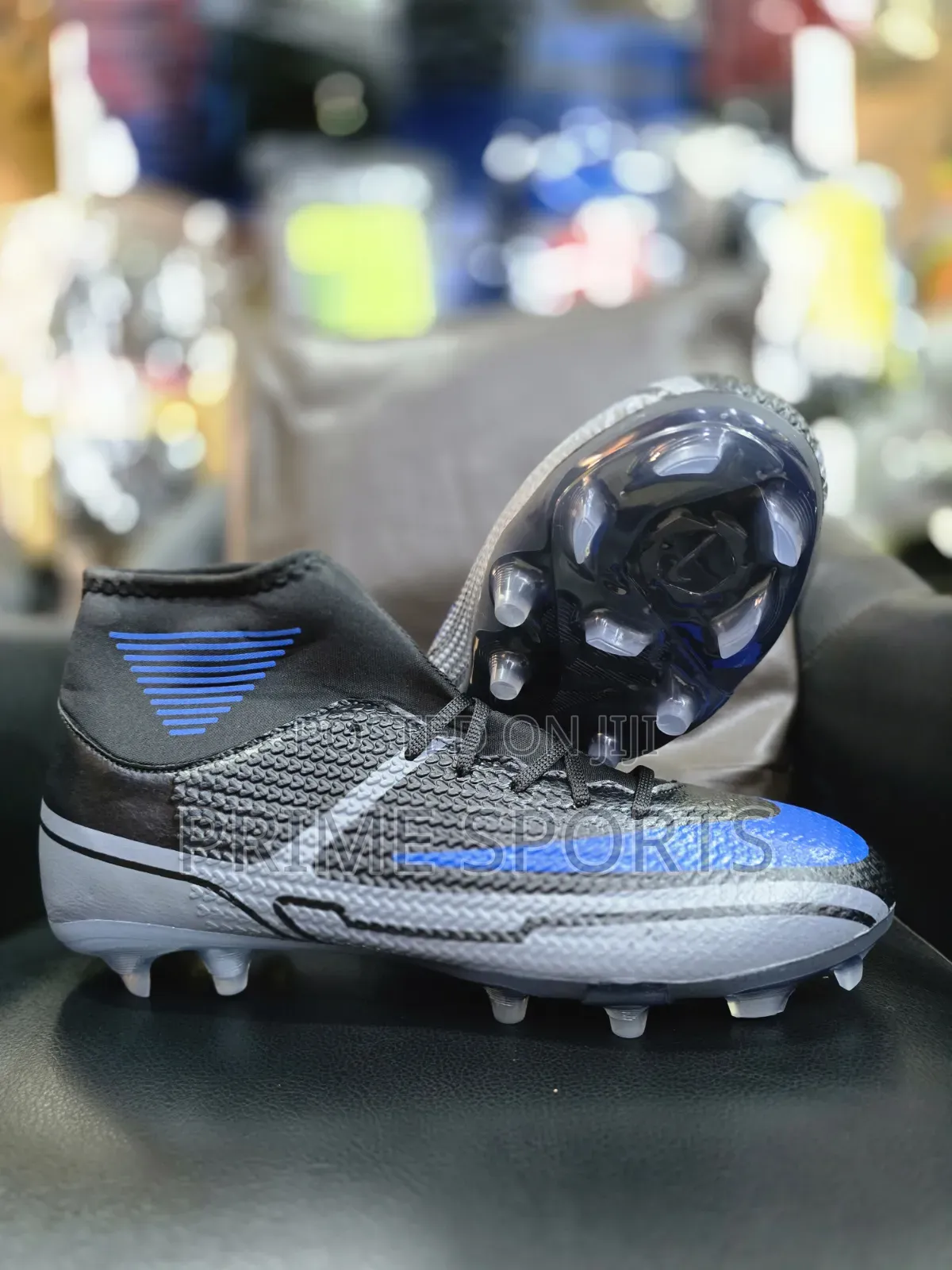 Football Shoes Phantom (Long Neck)