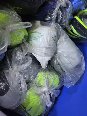 Football Shoes Phantom (Long Neck)