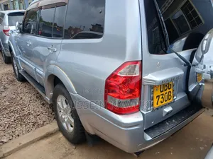 Mitsubishi Pajero 1999 Silver