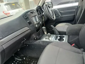 Mitsubishi Pajero 2009 White