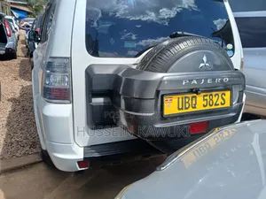 Mitsubishi Pajero 2009 White
