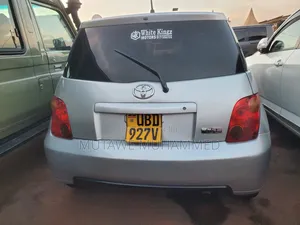 Toyota IST 2007 Silver