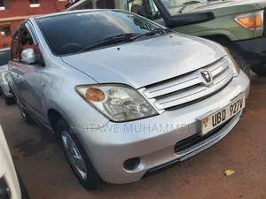 Toyota IST 2007 Silver