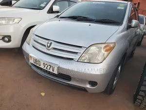 Toyota IST 2007 Silver