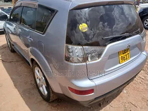 Mitsubishi Outlander 2004 Silver