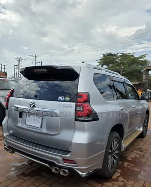 Toyota Land Cruiser Prado 2.8 2019 Silver