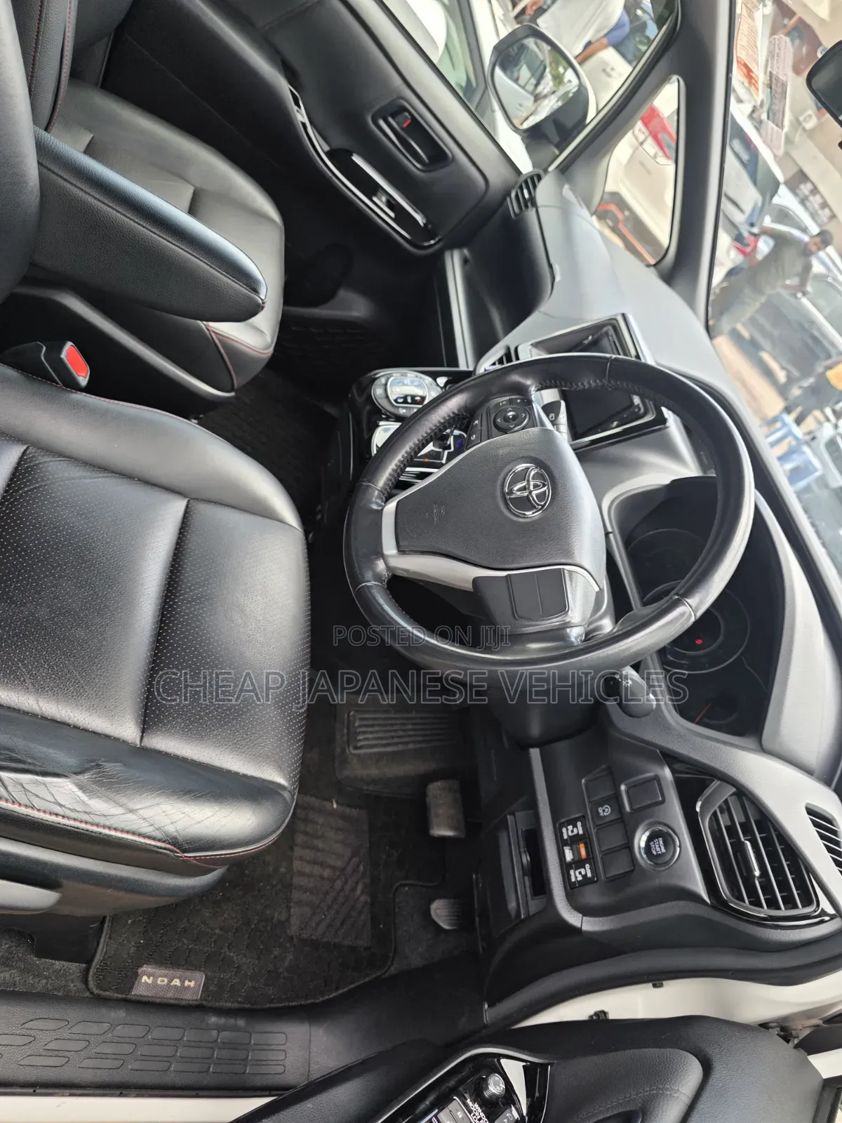 Toyota Noah 2.0 FWD (8 Seater) 2018 White
